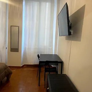 https://ridi-che-ti-passa-appartamento-nel-centro-storico.hotelitalianriviera.com